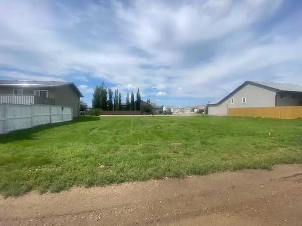 140 Upland Avenue Brooks AB T1R 1N1