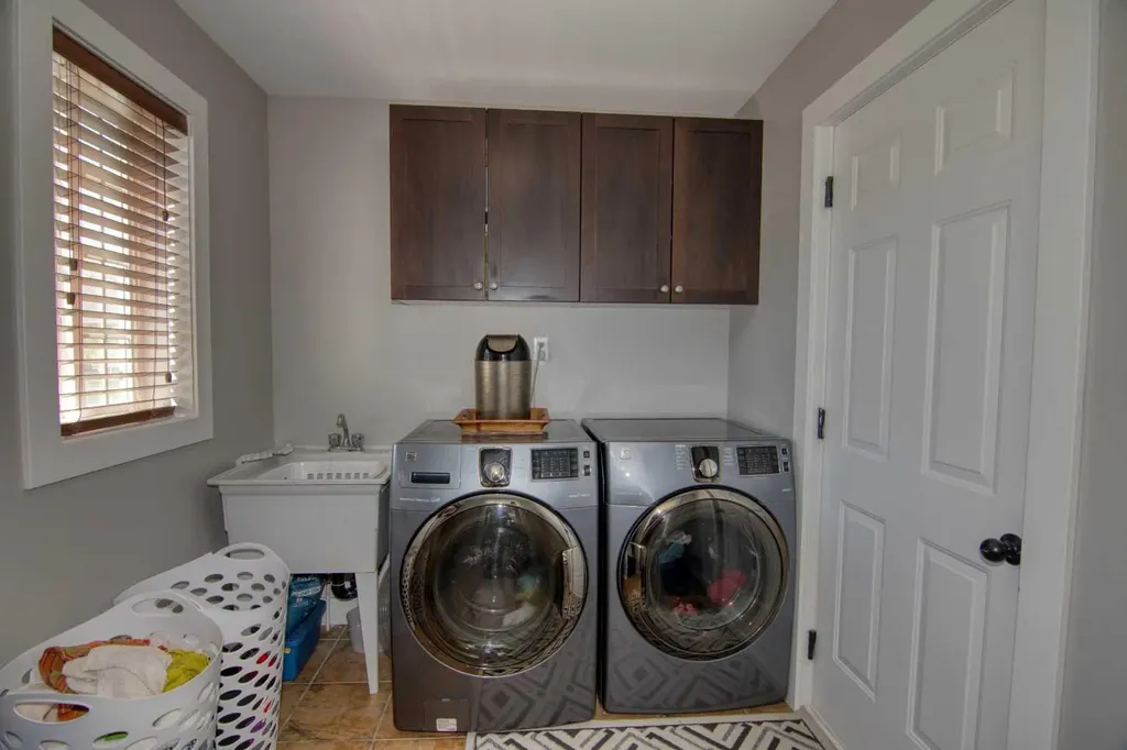 280 1 Avenue N Magrath AB T0K 1J0
