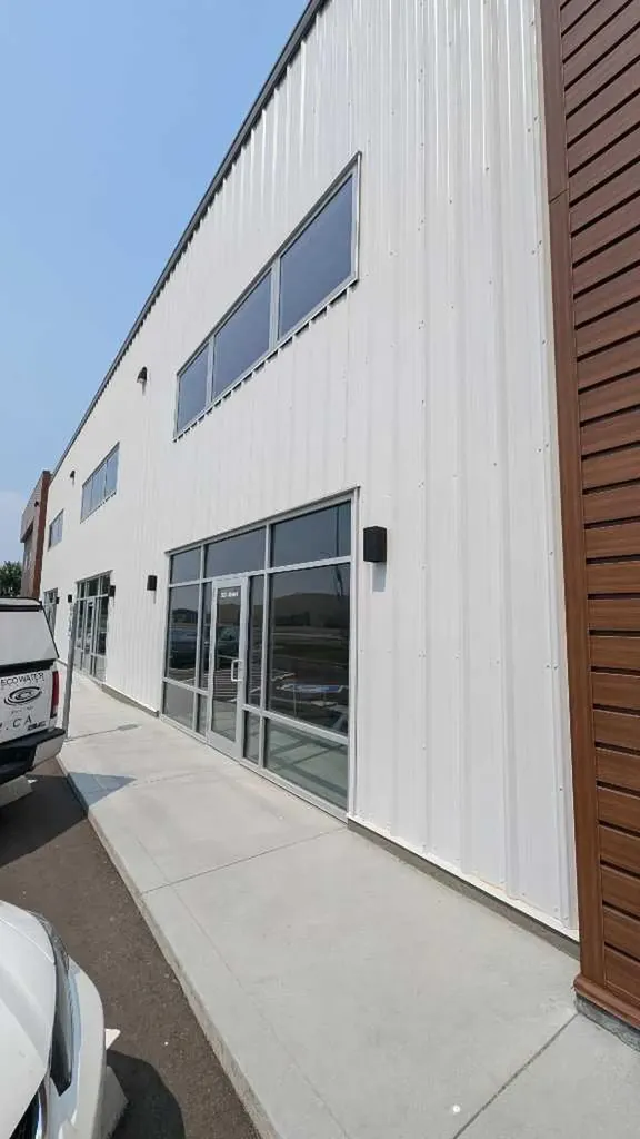 3233 30 Avenue N Lethbridge AB T1H 7J4