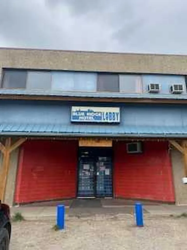 306 3rd Street Blue Ridge AB T0E 0B0