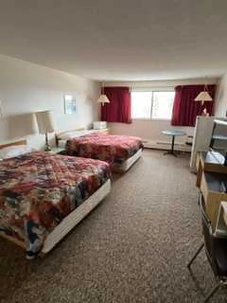 306 3rd Street Blue Ridge AB T0E 0B0