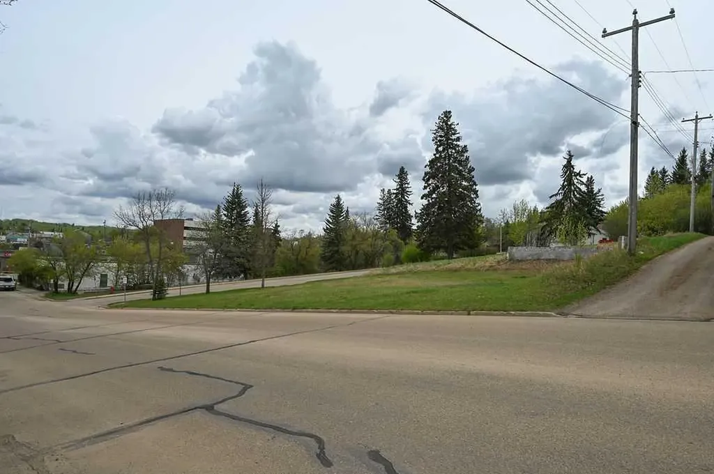 5106 49 Avenue Athabasca AB T9S 1C4