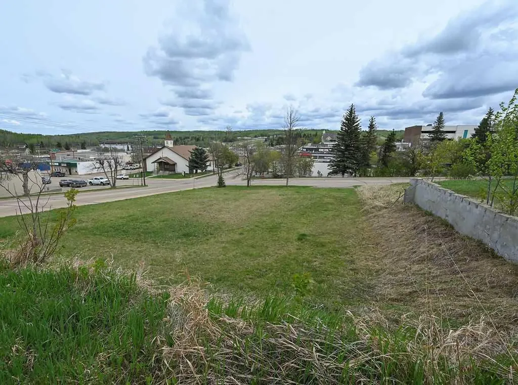 5106 49 Avenue Athabasca AB T9S 1C4