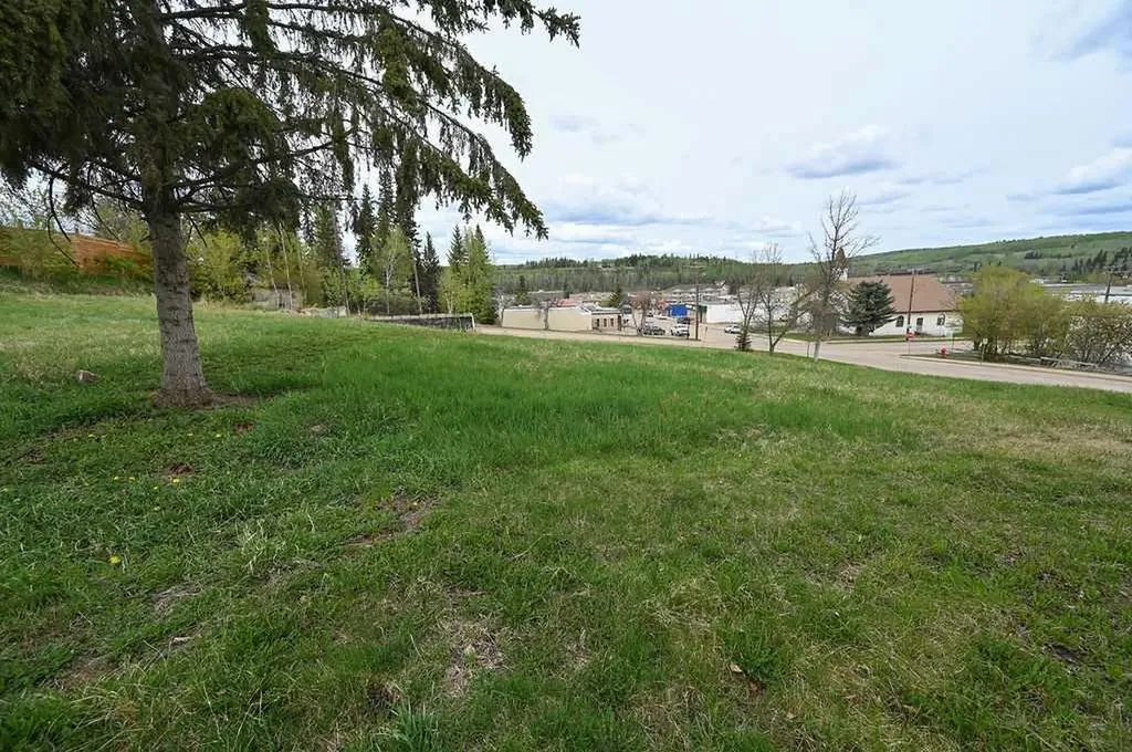 5106 49 Avenue Athabasca AB T9S 1C4