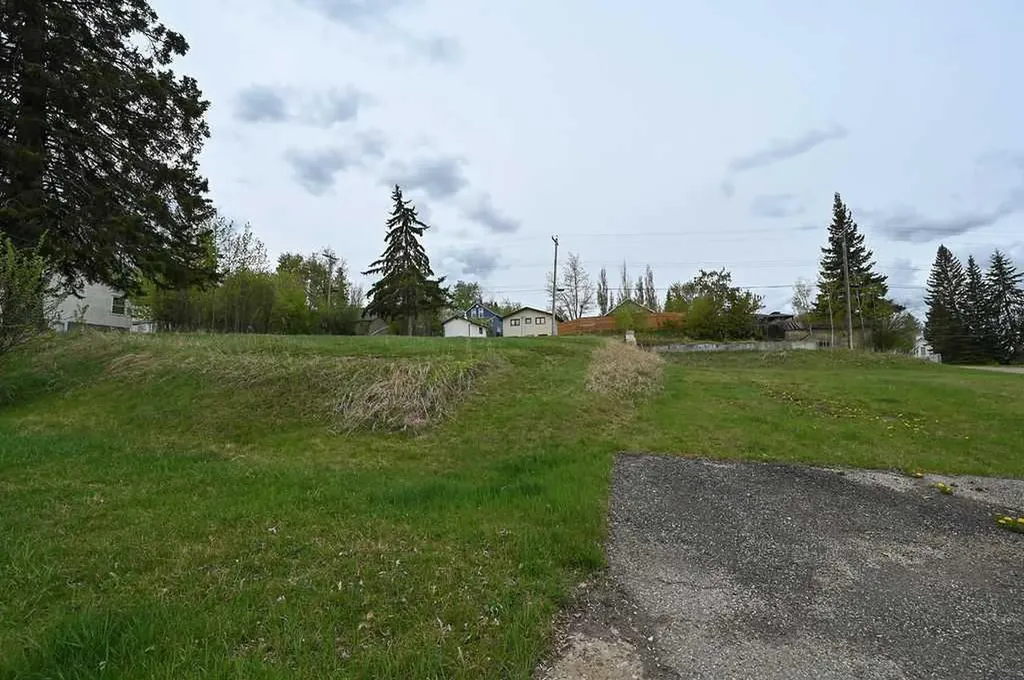 5106 49 Avenue Athabasca AB T9S 1C4