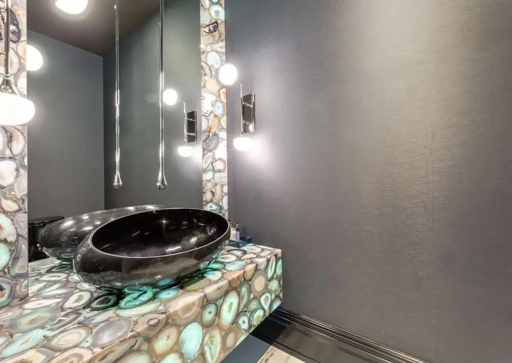 732 Crescent Road NW Calgary AB T2M4A6