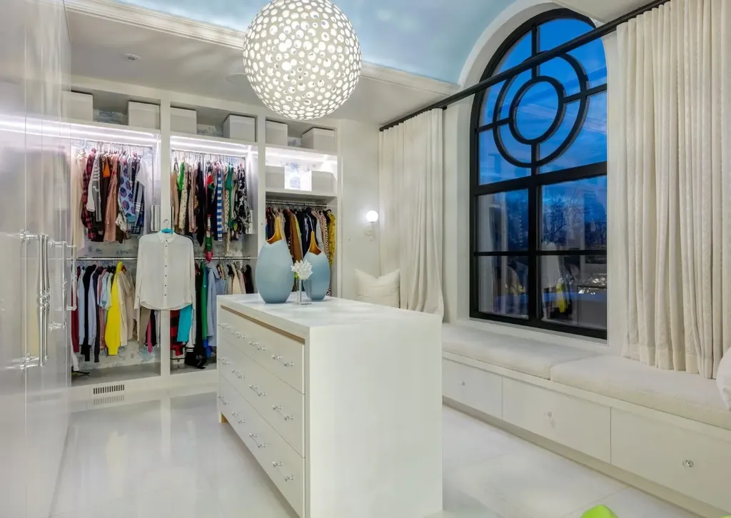 732 Crescent Road NW Calgary AB T2M4A6