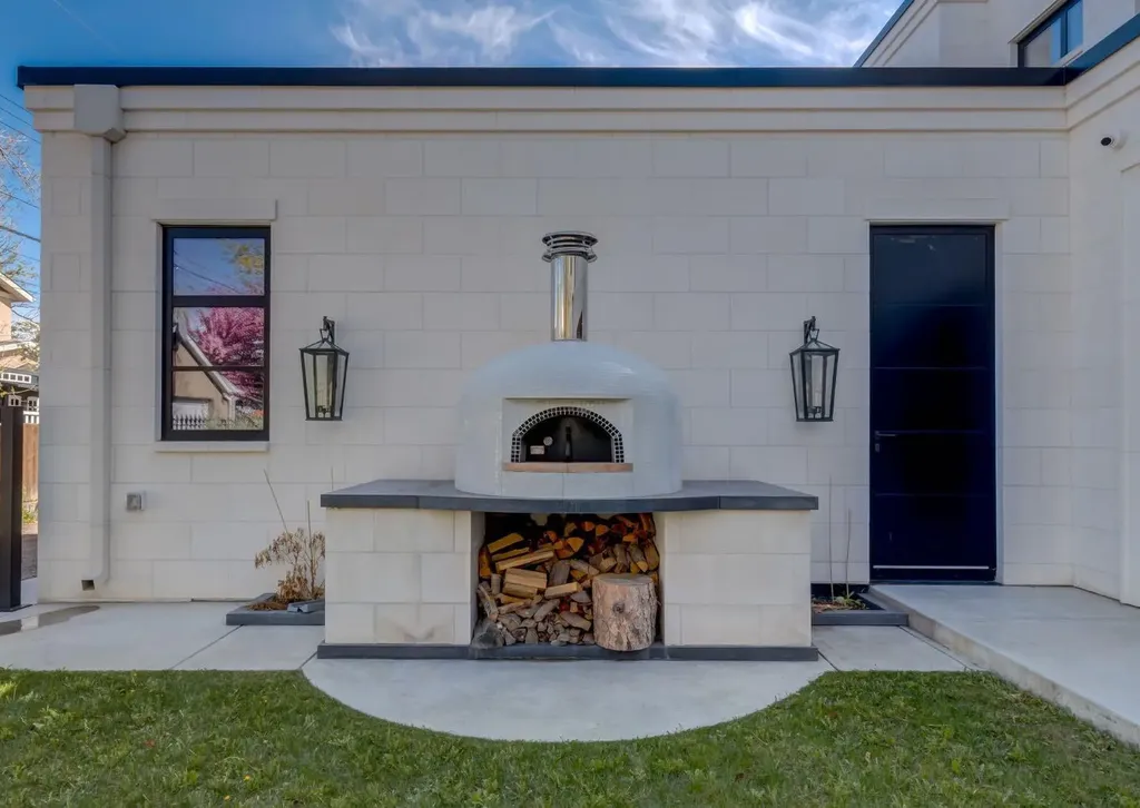 732 Crescent Road NW Calgary AB T2M4A6