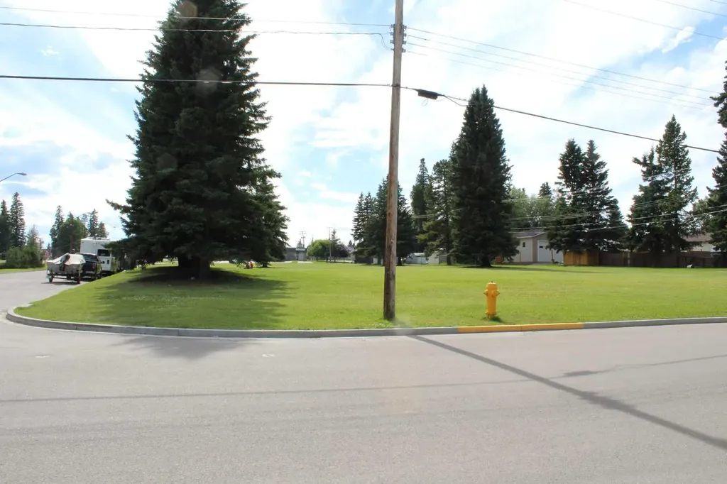 4022 4 Avenue Edson AB T7E 1B6