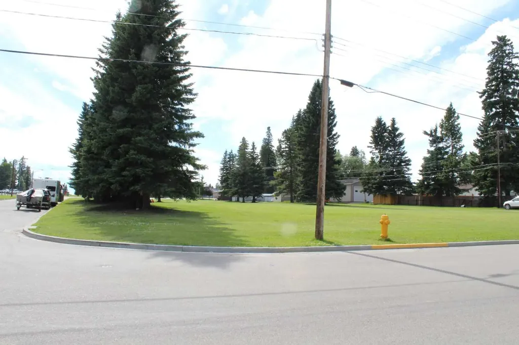 4022 4 Avenue Edson AB T7E 1B6
