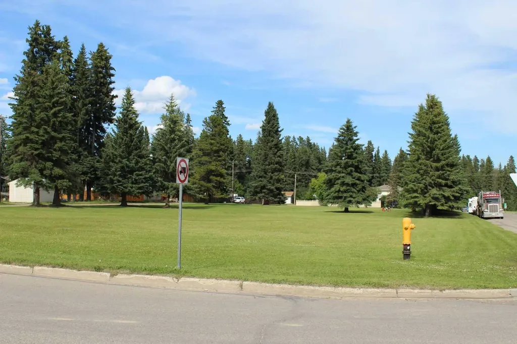 4022 4 Avenue Edson AB T7E 1B6