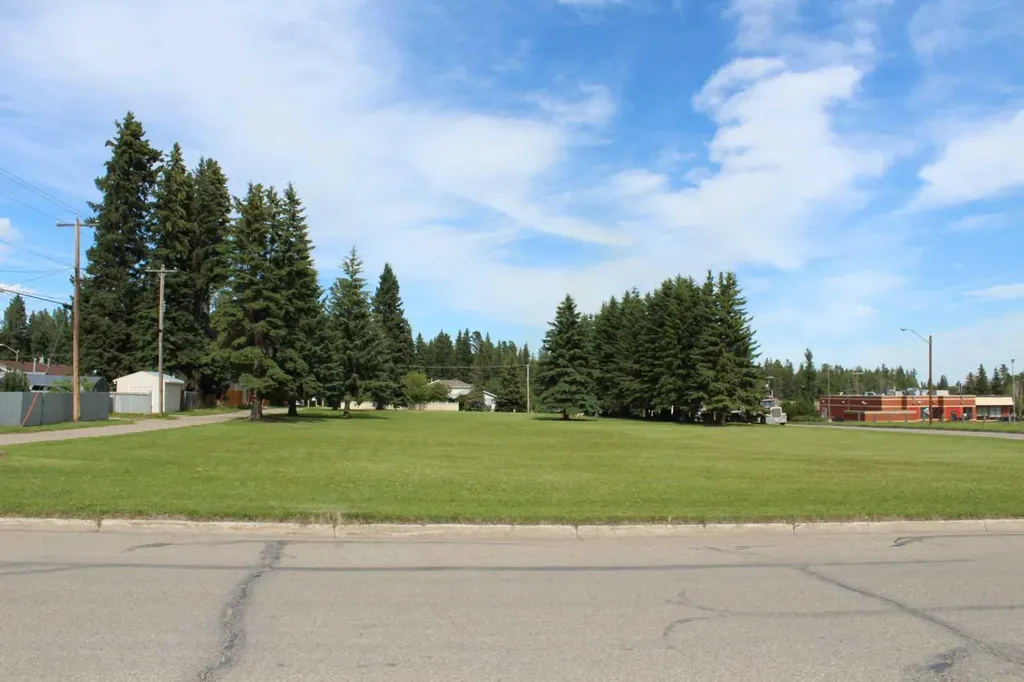 4022 4 Avenue Edson AB T7E 1B6