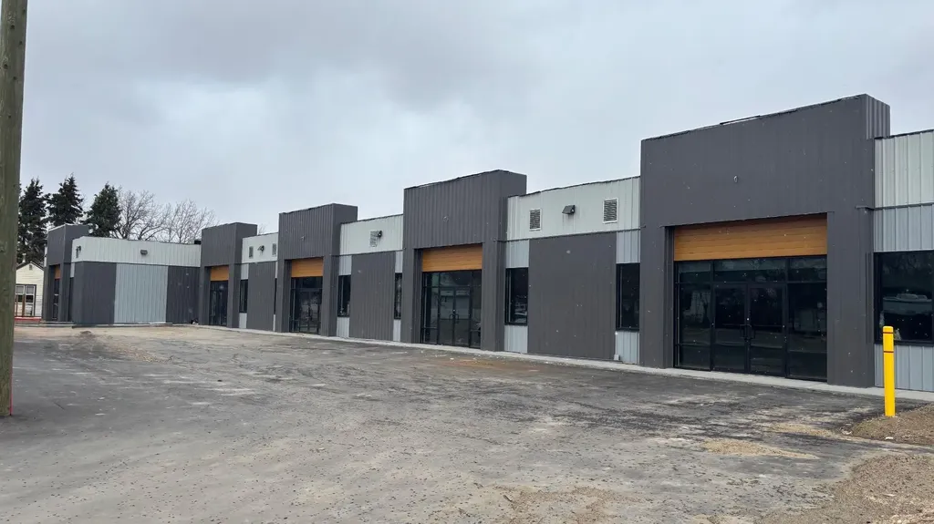 5407 50 Street Ponoka AB T4J 1H9