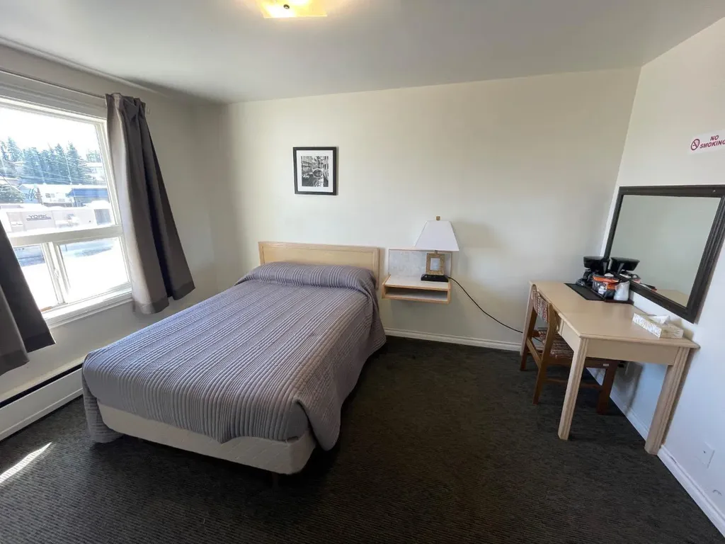 114 Park Street Hinton AB T7V 2B1