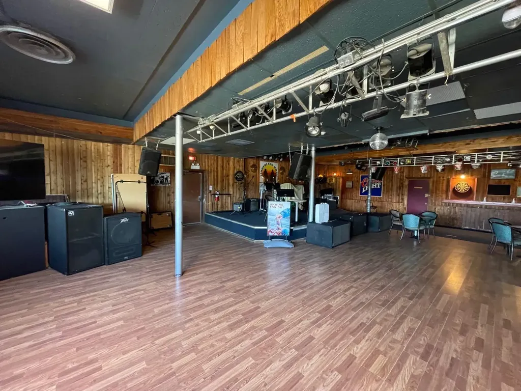 114 Park Street Hinton AB T7V 2B1