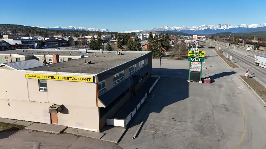 114 Park Street Hinton AB T7V 2B1