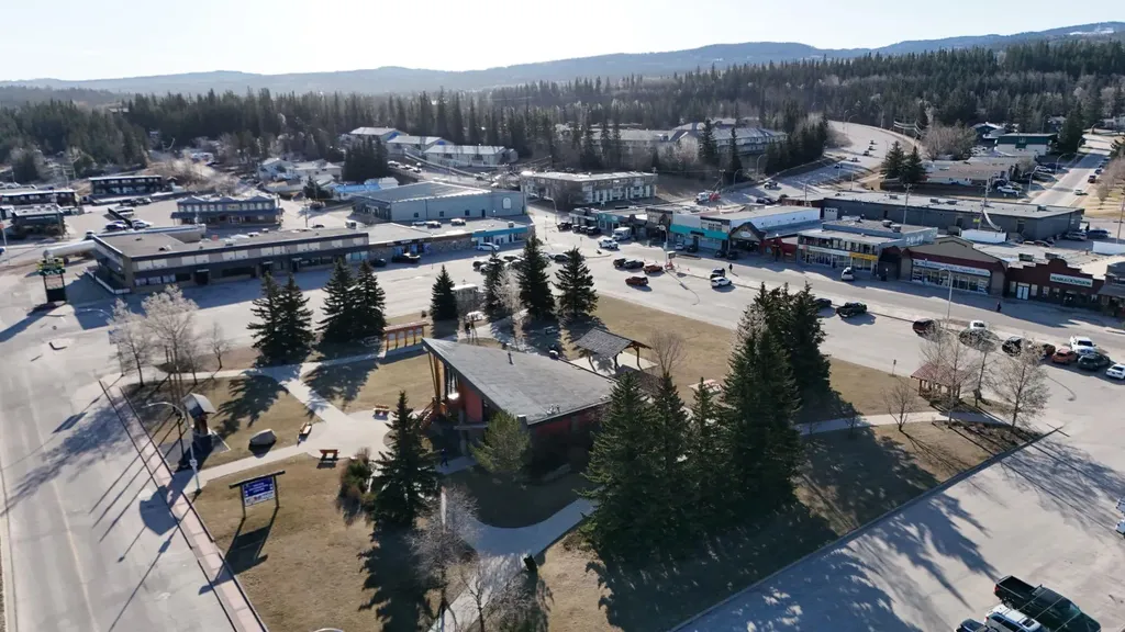 114 Park Street Hinton AB T7V 2B1