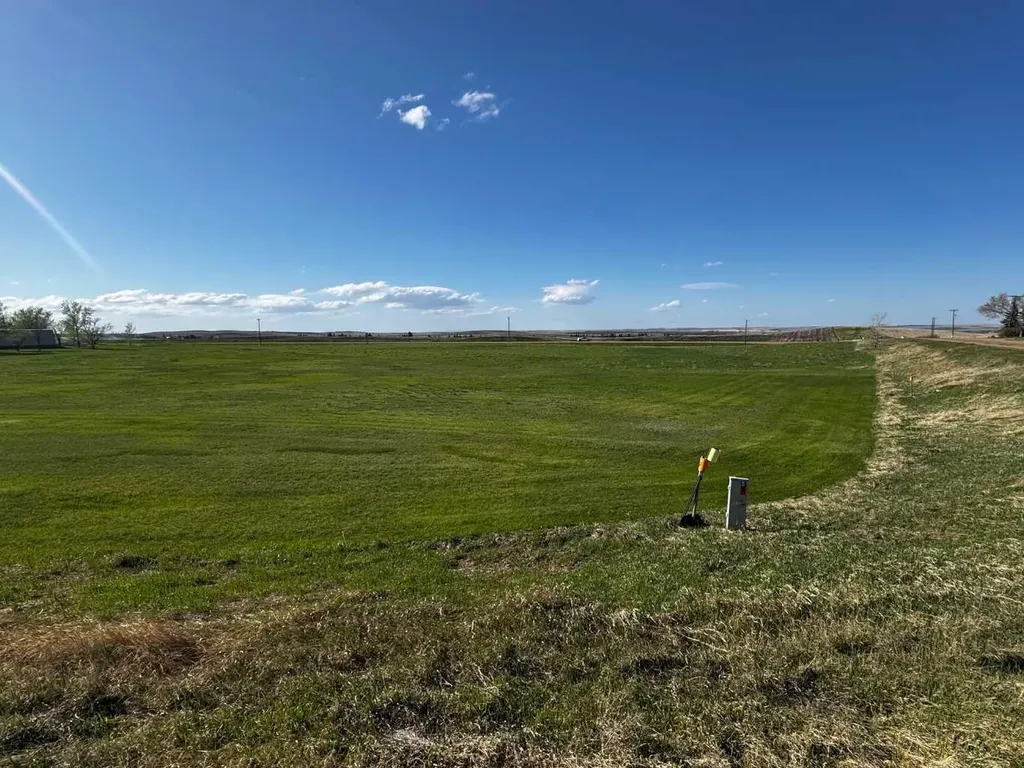 SE-27-28-20-W4 Rural Kneehill County AB T0M 0L0