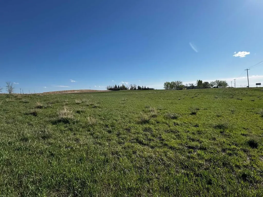 SE-27-28-20-W4 Rural Kneehill County AB T0M 0L0