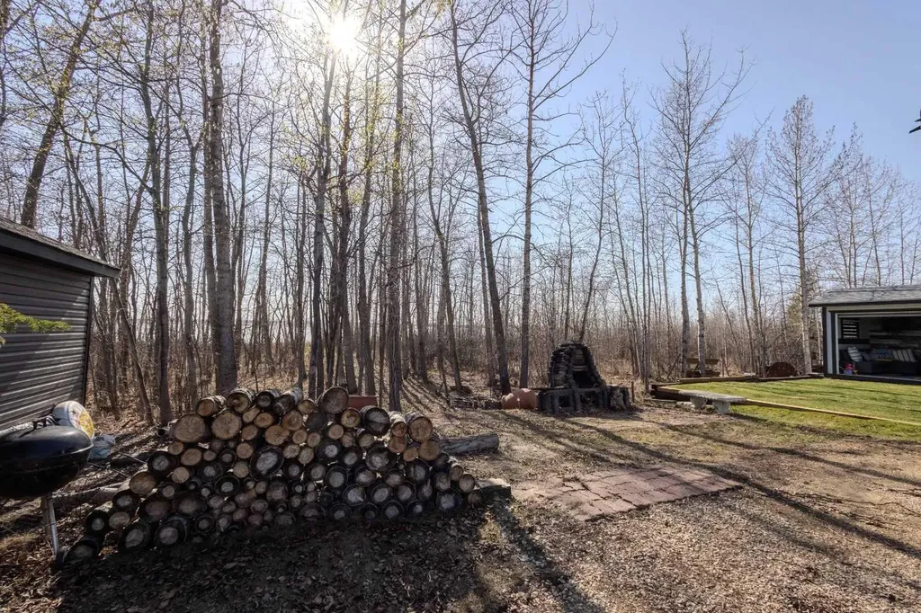 41310 282 Range Road Rural Lacombe County AB T4L 2N3