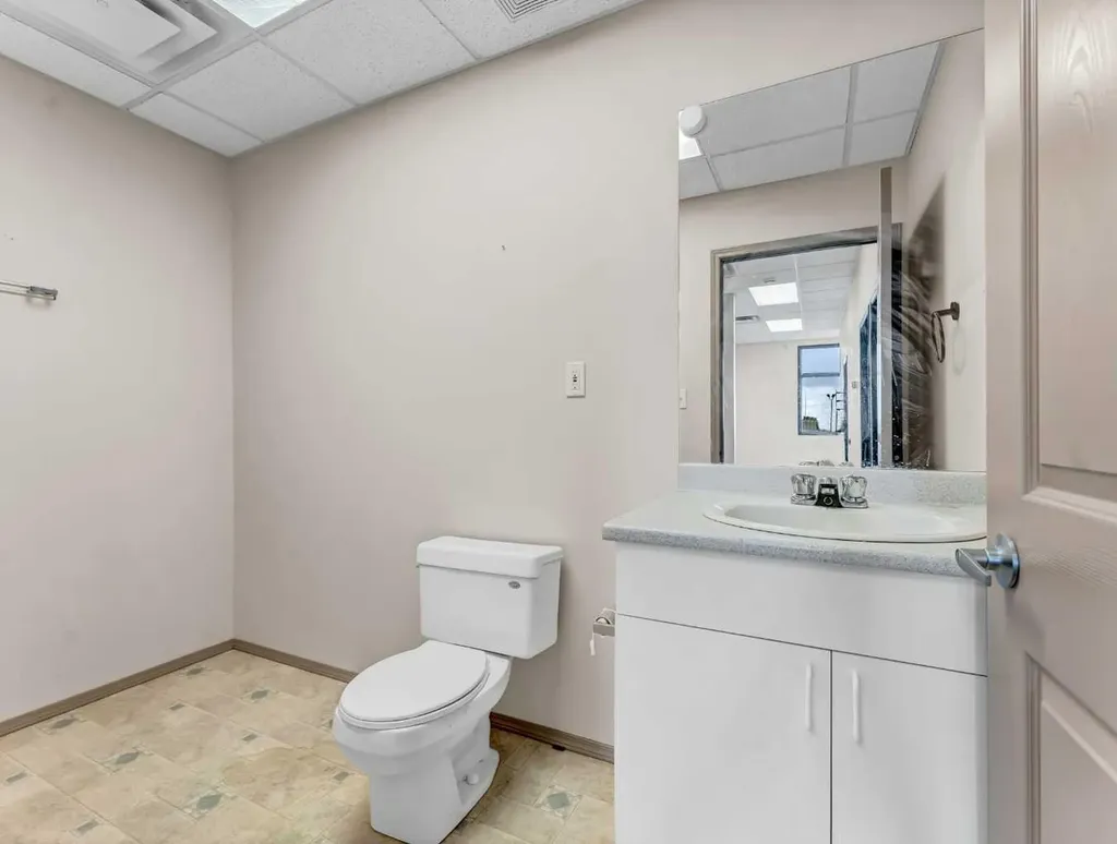 1290 Trans Canada Way SE Medicine Hat AB T1B 1J5