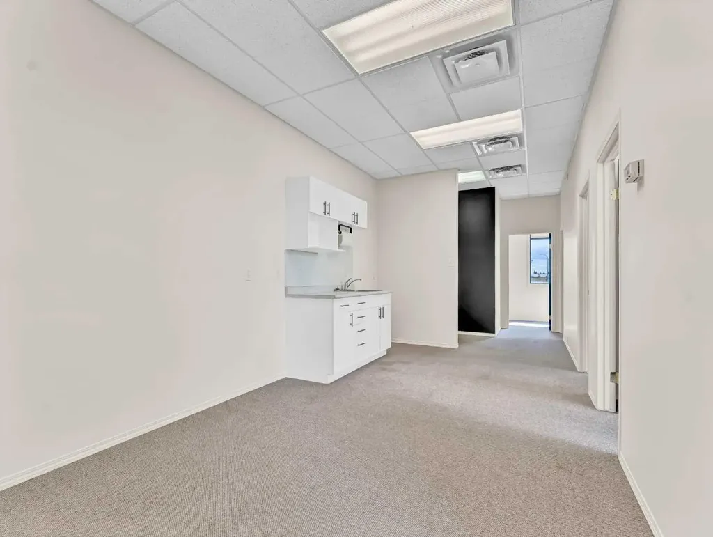 1290 Trans Canada Way SE Medicine Hat AB T1B 1J5