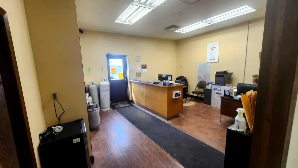 6709C Goldenwest Avenue Red Deer AB T4P 1A7