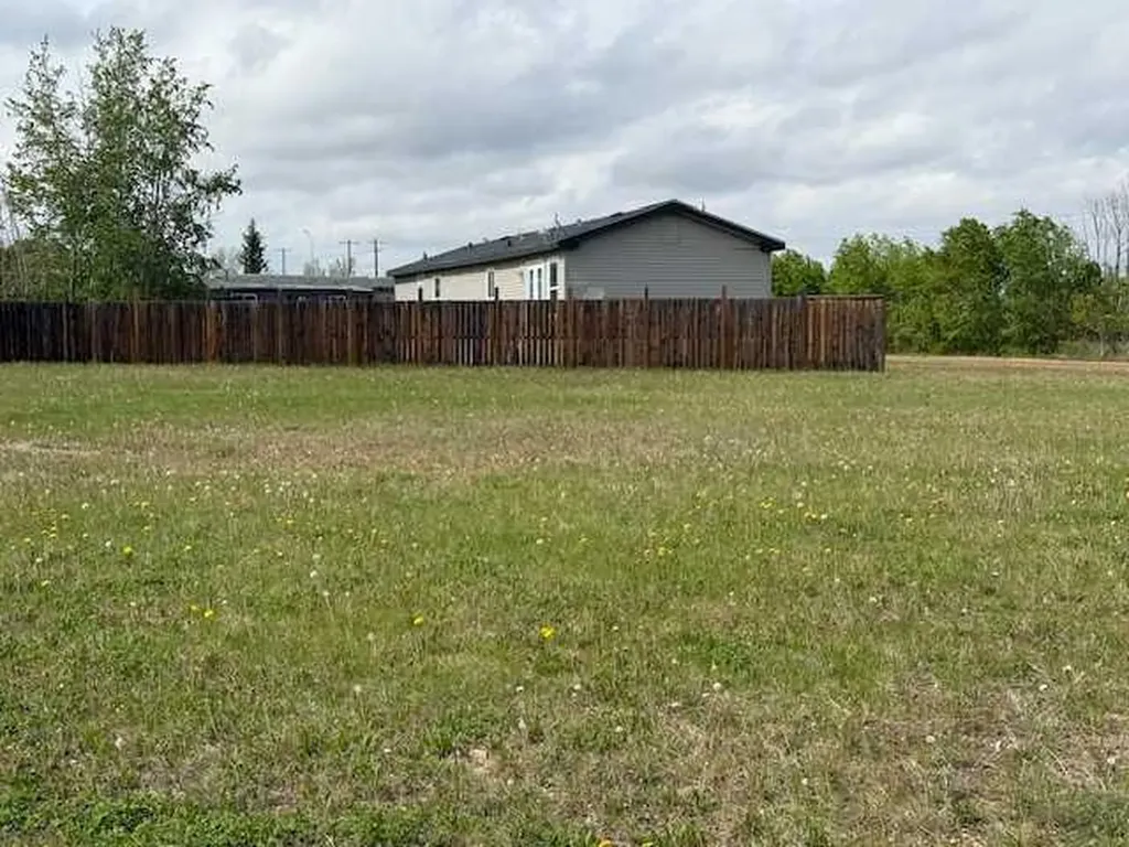 5032 45 Street Hardisty AB T0B 1V0