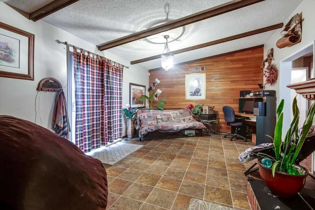 1203 Gough Road Carstairs AB T0M 0N0