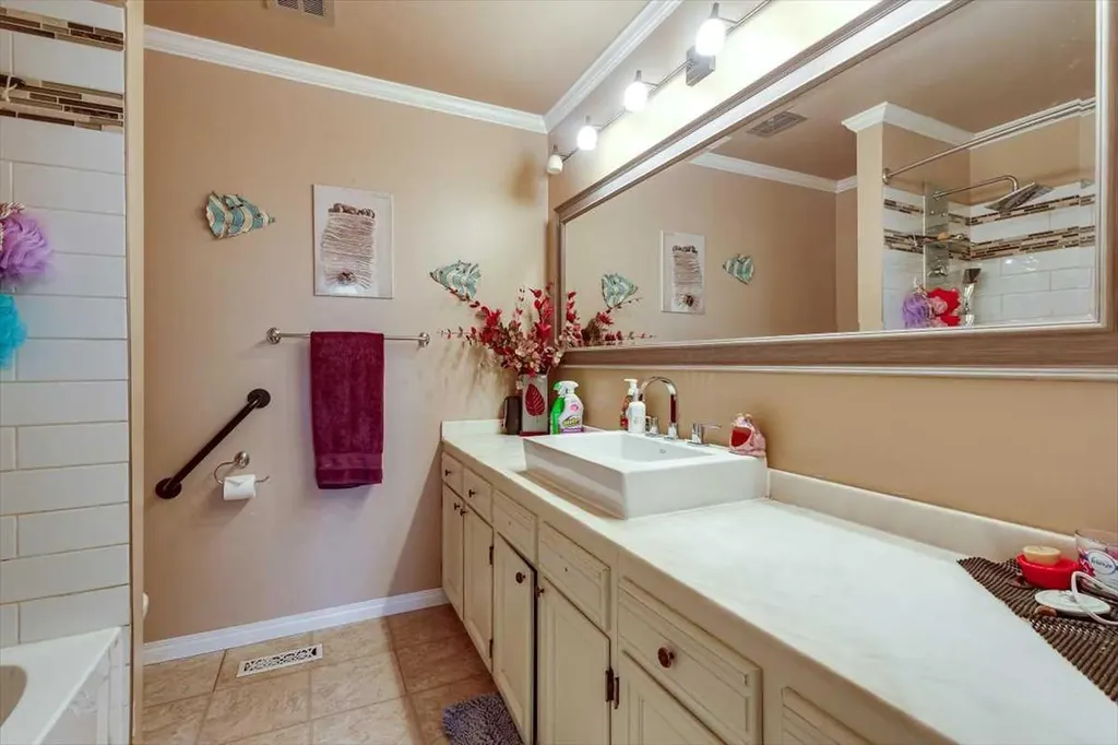 1203 Gough Road Carstairs AB T0M 0N0