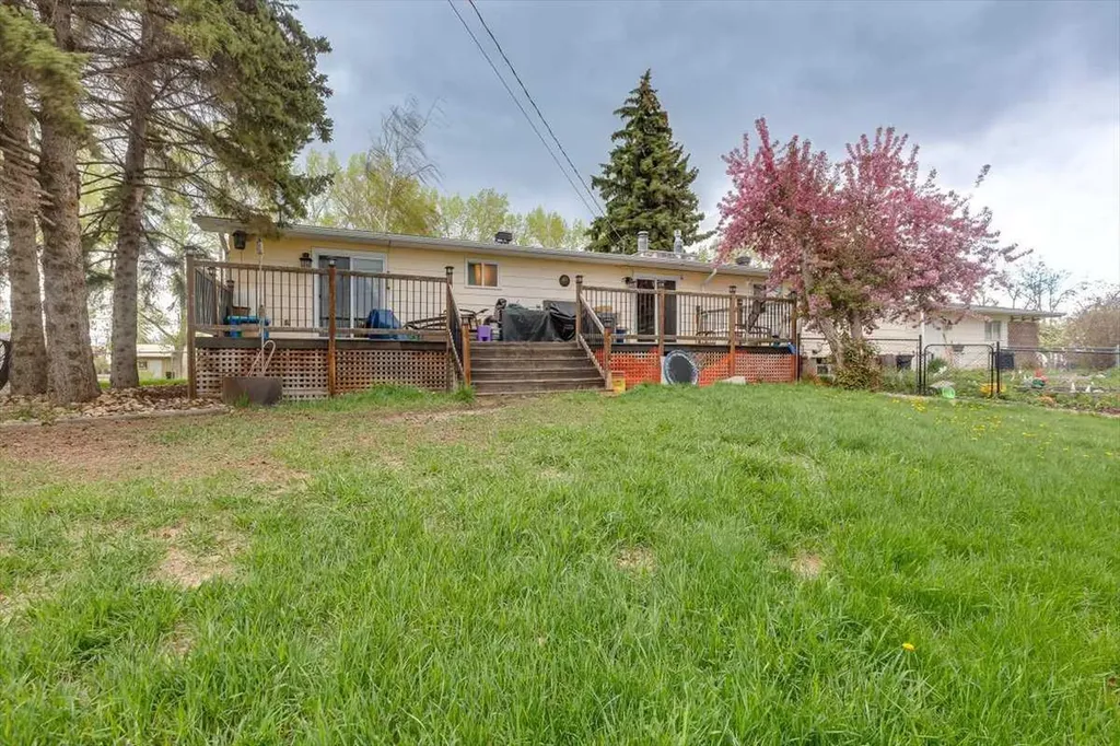 1203 Gough Road Carstairs AB T0M 0N0