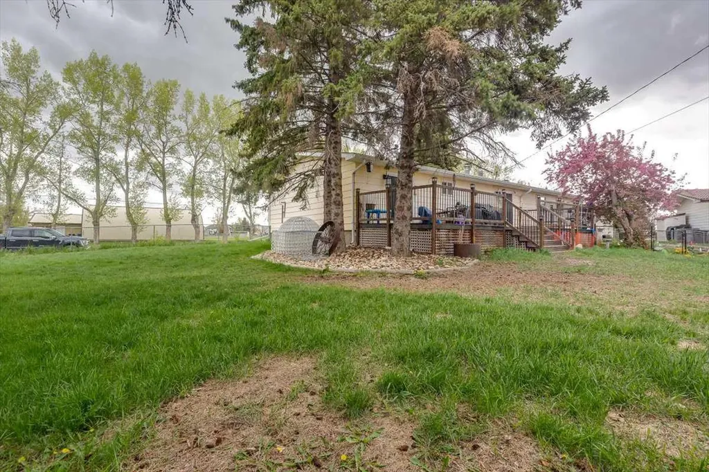 1203 Gough Road Carstairs AB T0M 0N0