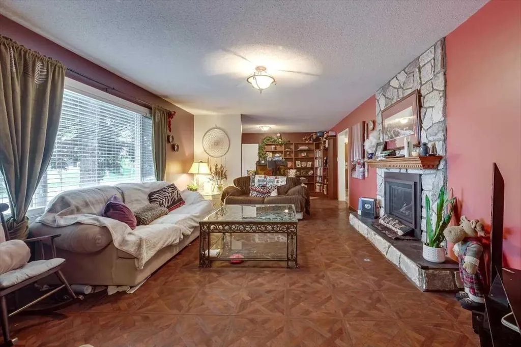 1203 Gough Road Carstairs AB T0M 0N0