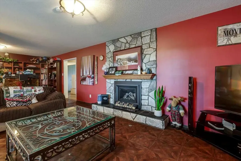 1203 Gough Road Carstairs AB T0M 0N0