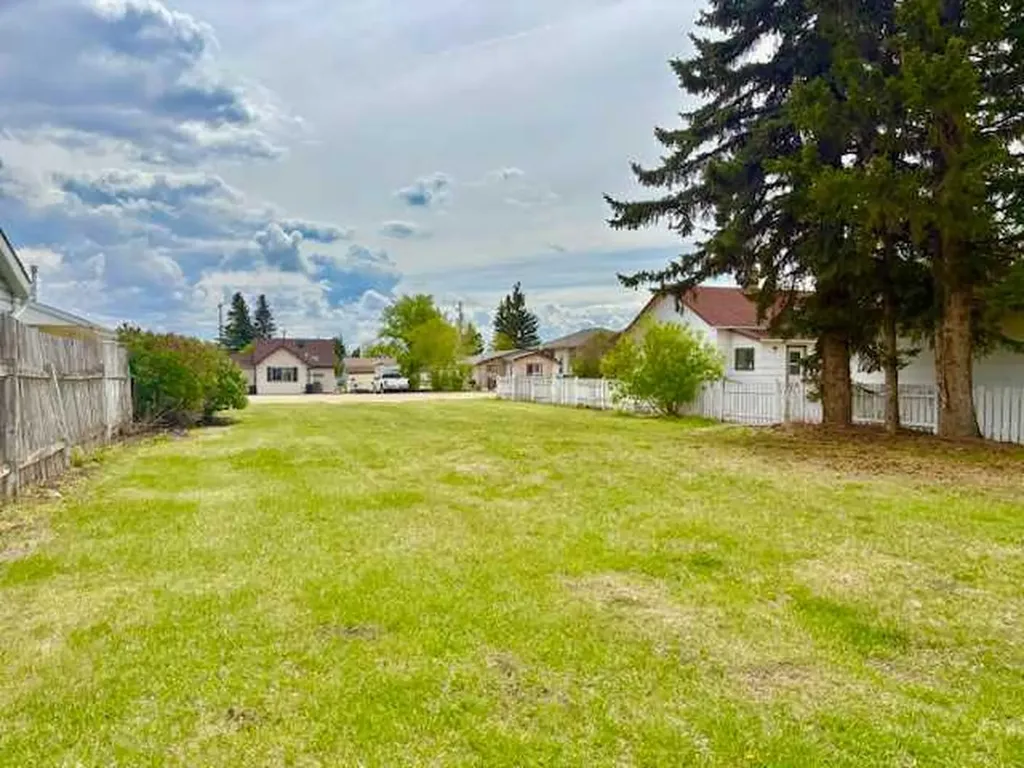 5012 48 Street Hardisty AB T0B 1V0