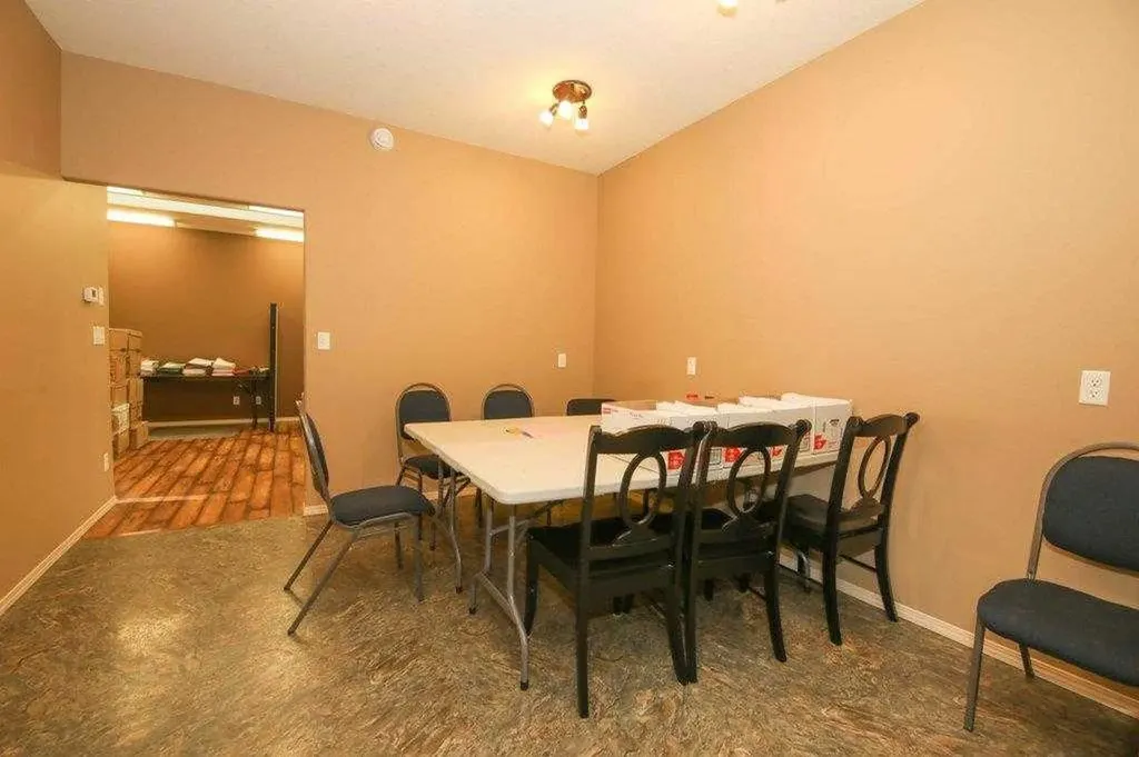 5209 49a Avenue Bentley AB T0C 0J0