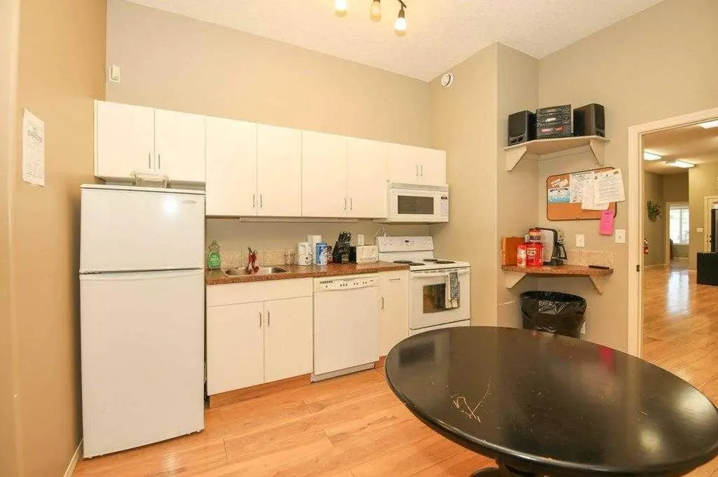 5209 49a Avenue Bentley AB T0C 0J0