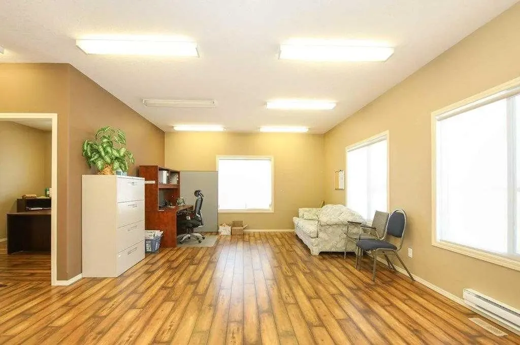 5209 49a Avenue Bentley AB T0C 0J0