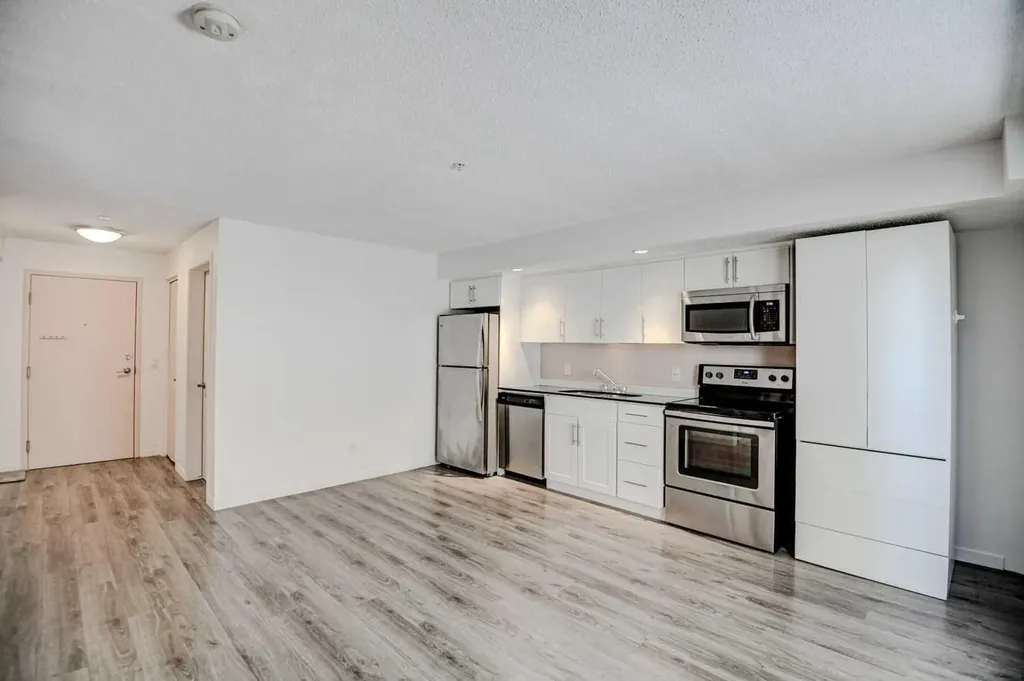 1920 11 Avenue SW Calgary AB T3C 0N8
