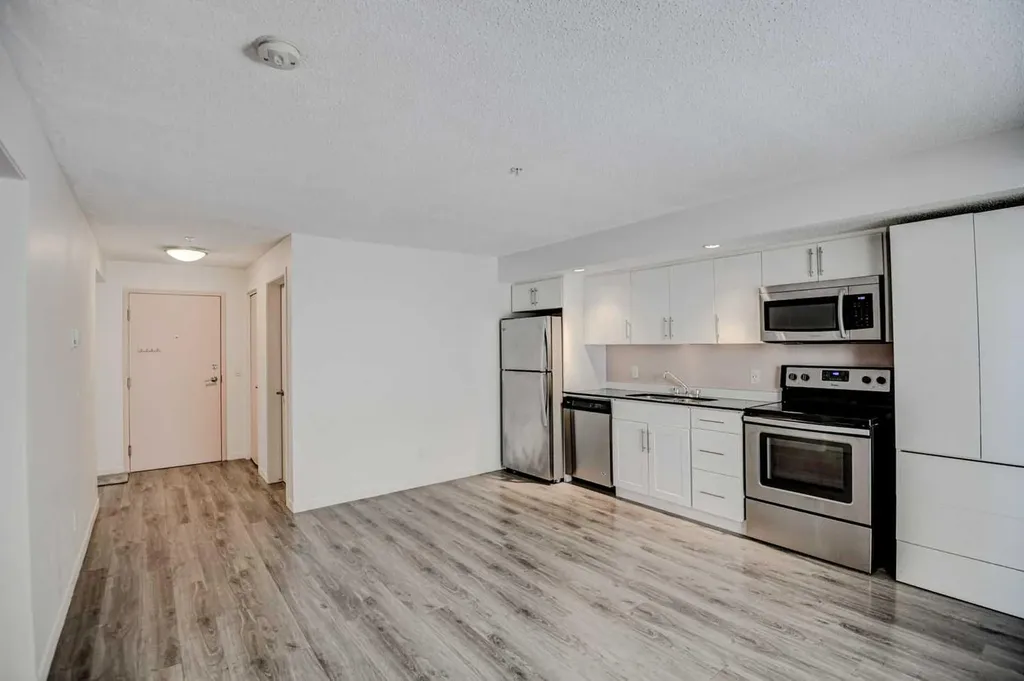 1920 11 Avenue SW Calgary AB T3C 0N8