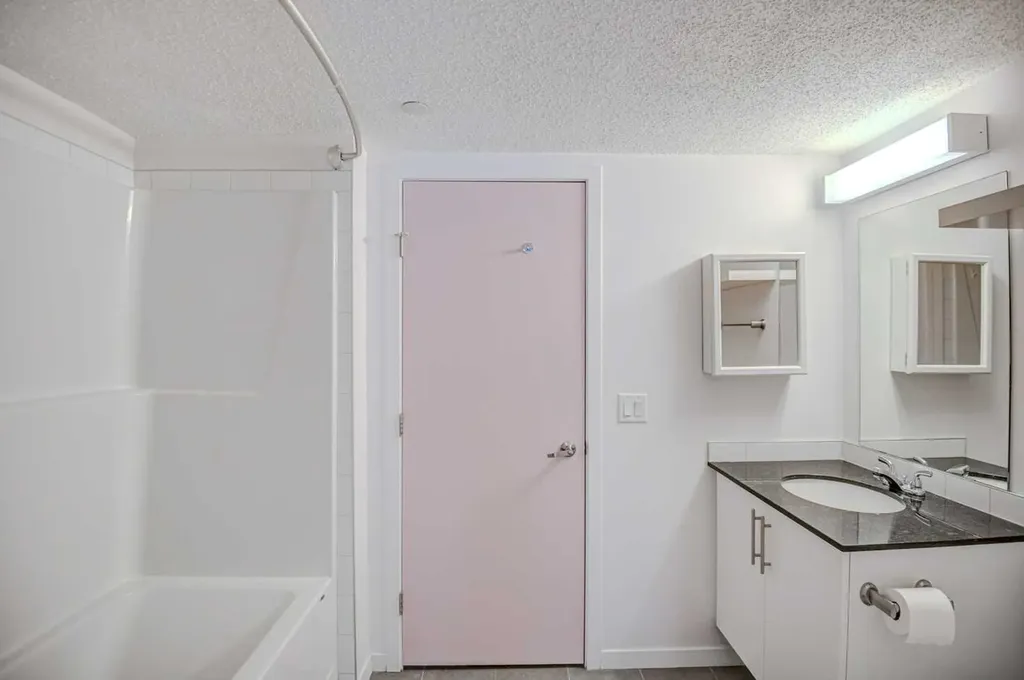 1920 11 Avenue SW Calgary AB T3C 0N8