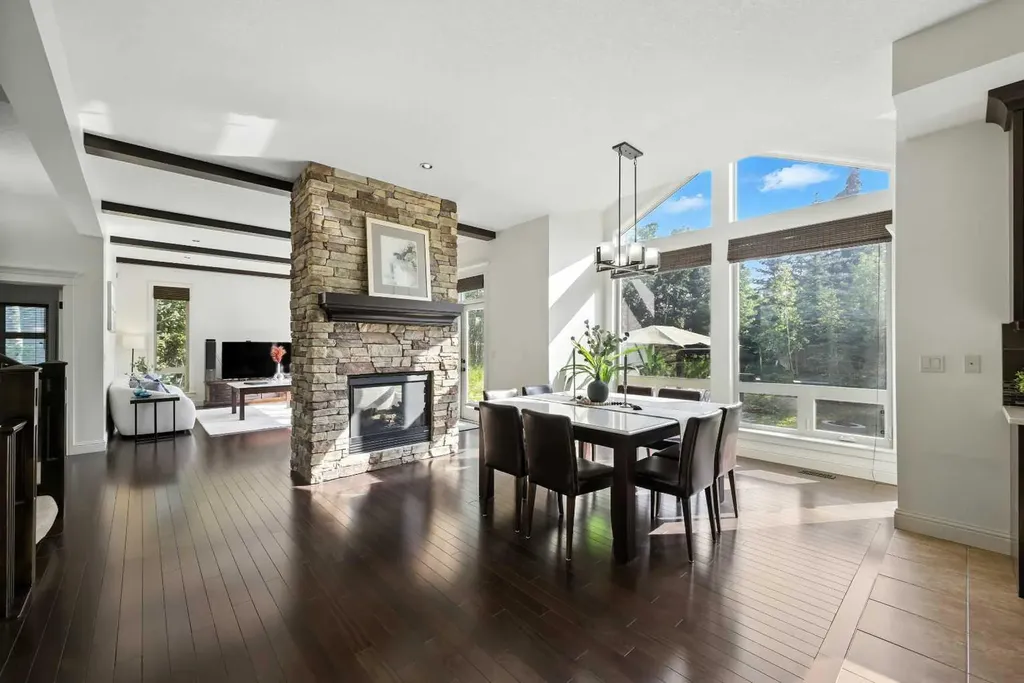 62 Posthill Drive SW Calgary AB T3M 0A8