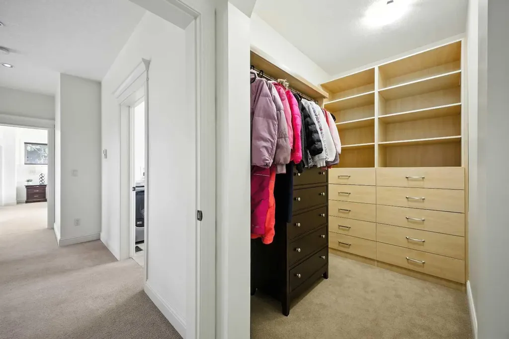 62 Posthill Drive SW Calgary AB T3M 0A8