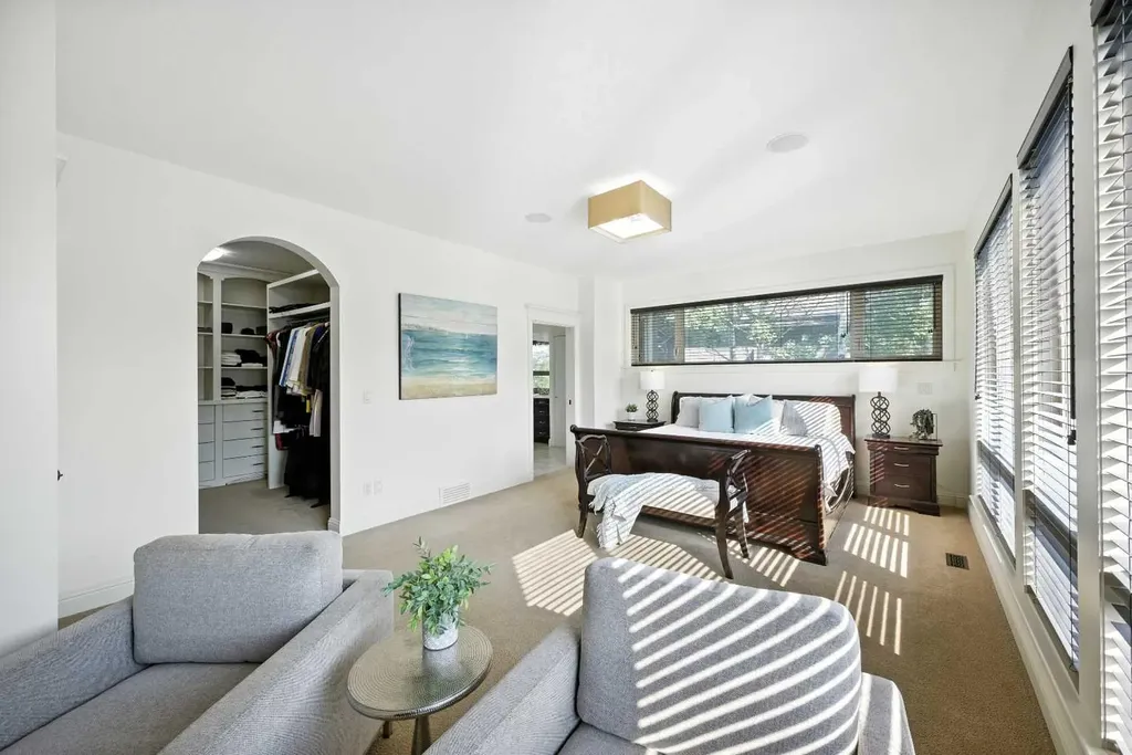 62 Posthill Drive SW Calgary AB T3M 0A8