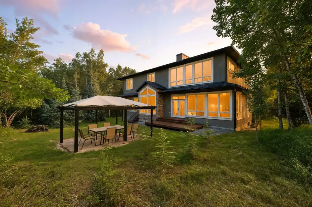 62 Posthill Drive SW Calgary AB T3M 0A8