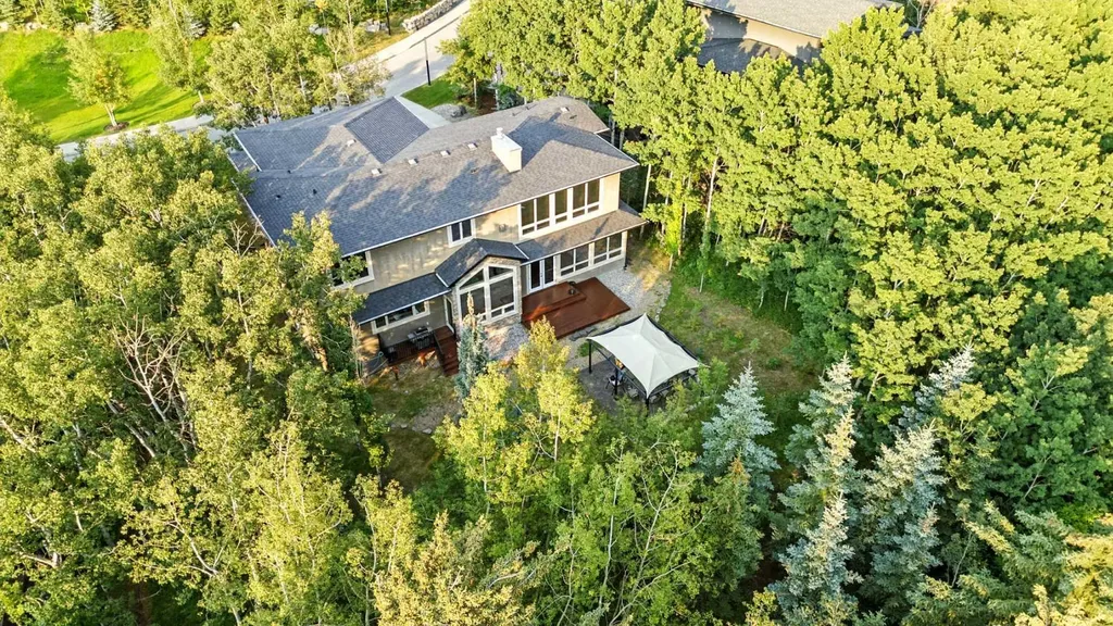 62 Posthill Drive SW Calgary AB T3M 0A8
