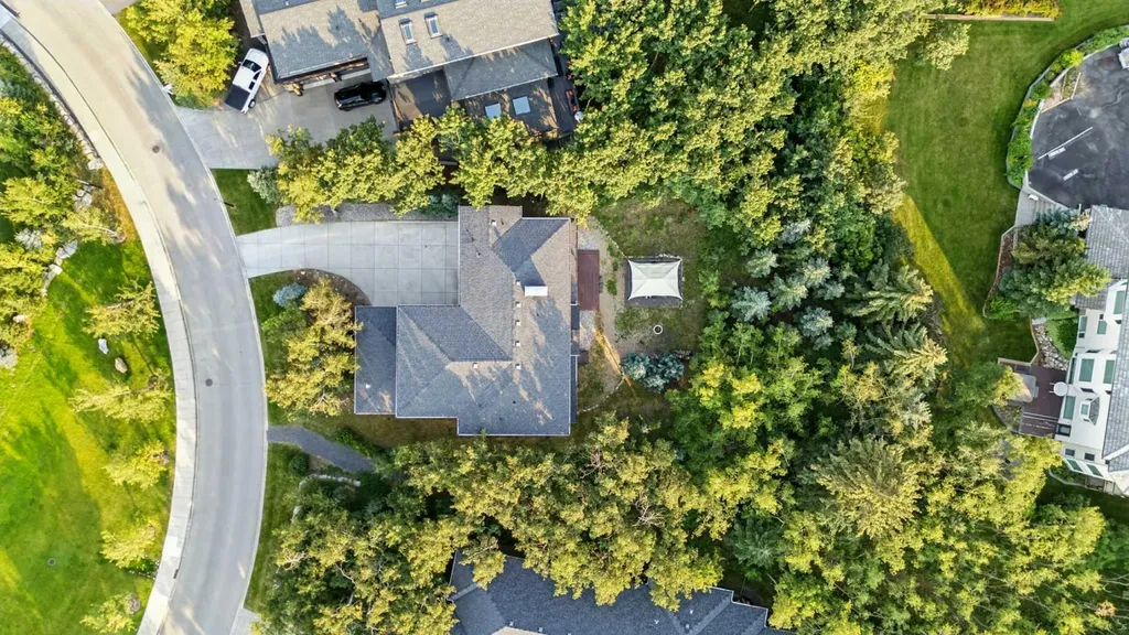 62 Posthill Drive SW Calgary AB T3M 0A8