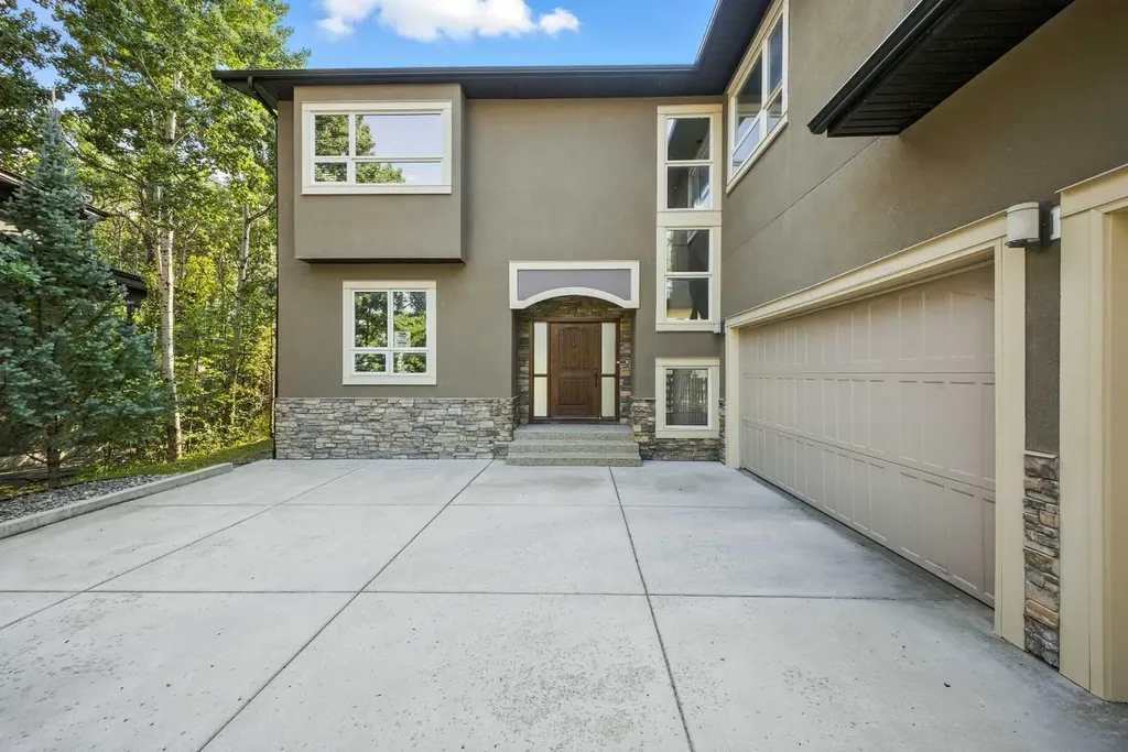 62 Posthill Drive SW Calgary AB T3M 0A8