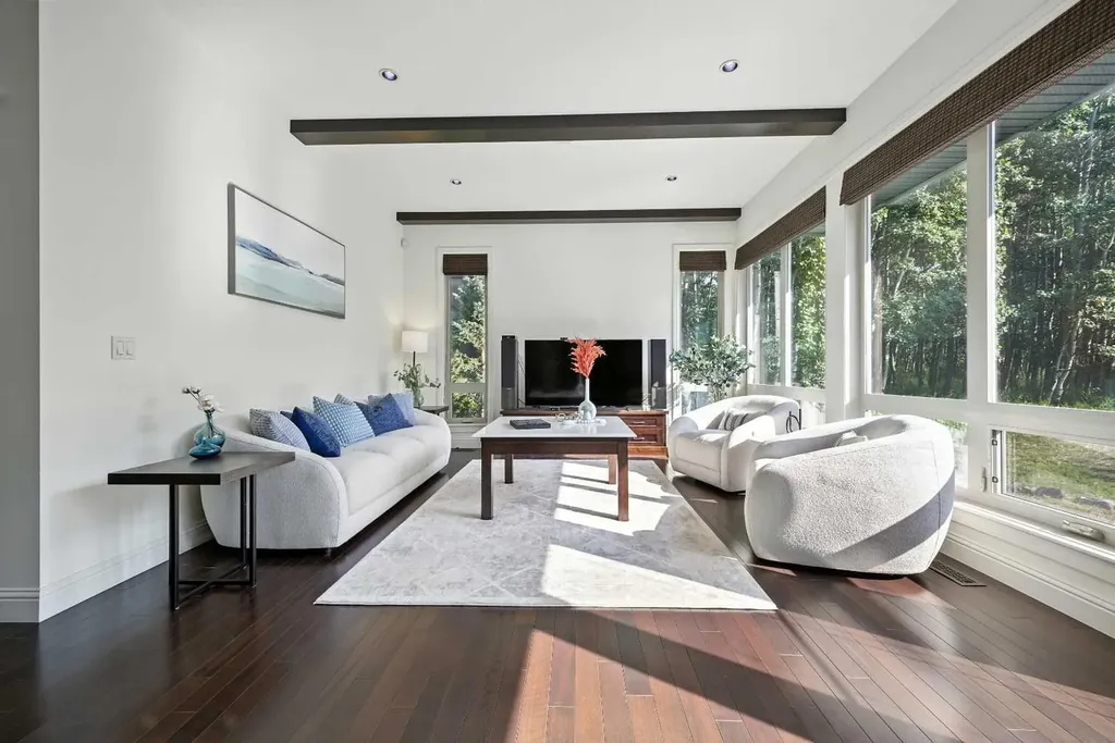 62 Posthill Drive SW Calgary AB T3M 0A8