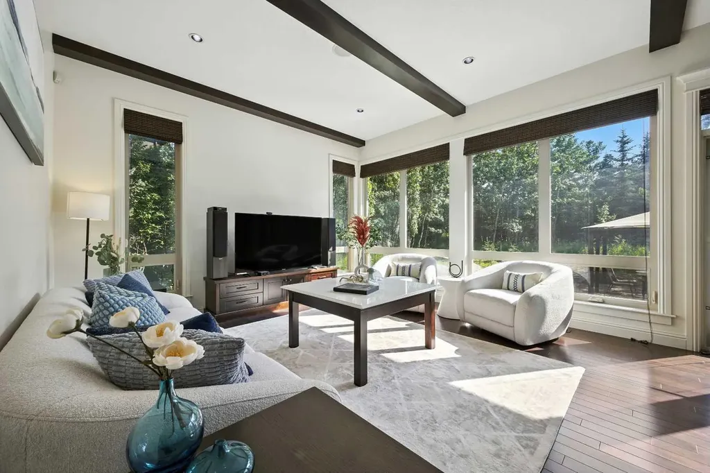62 Posthill Drive SW Calgary AB T3M 0A8